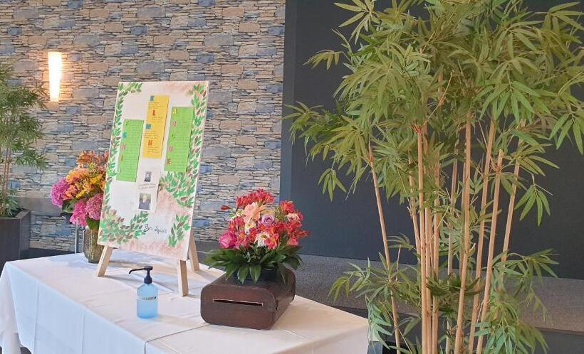 בית מלון כפרי Hôtel L Espérance Vitré