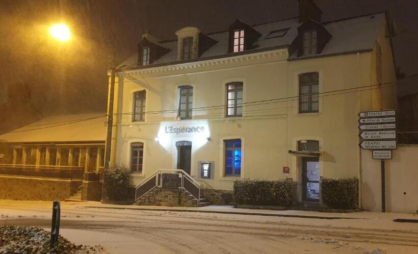 בית מלון כפרי Hôtel L Espérance Vitré