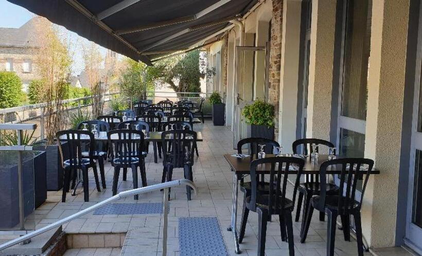 בית מלון כפרי Hôtel L Espérance Vitré