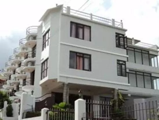 Hotel Mainak & Health Club