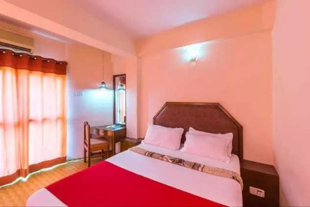 Hotel Mainak & Health Club