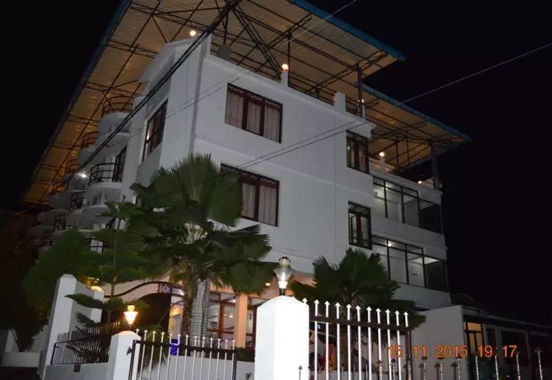 Hotel Mainak & Health Club