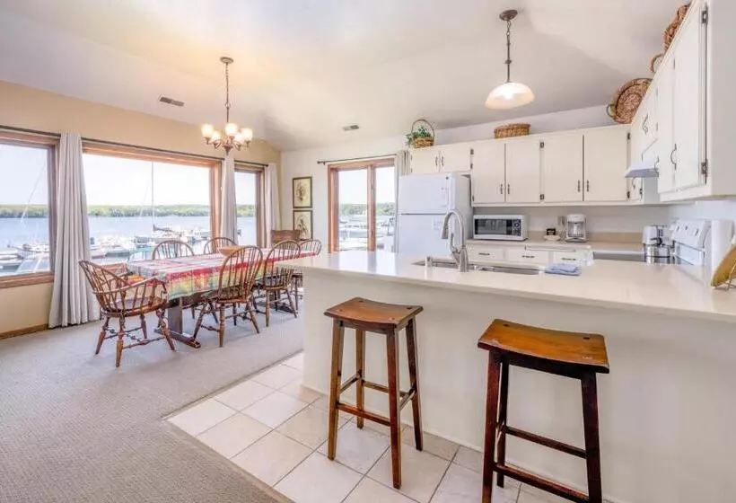 ユースホステル Harbor Guest House