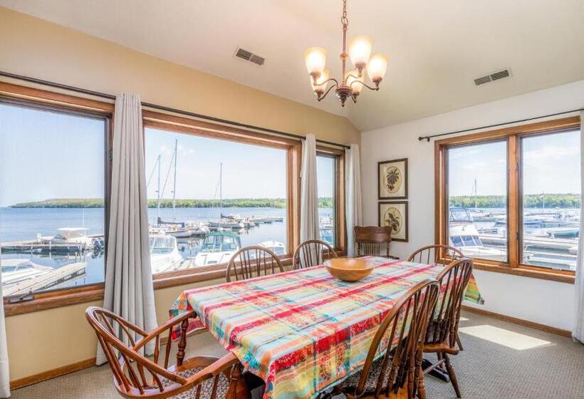 הוסטל Harbor Guest House