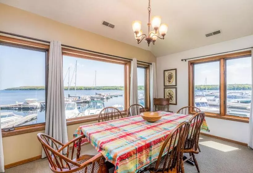 ユースホステル Harbor Guest House