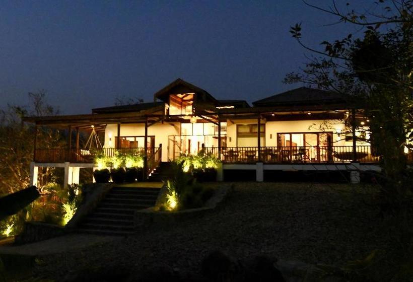 تختخواب و صبحانه Lakeview Lodge Ngapali