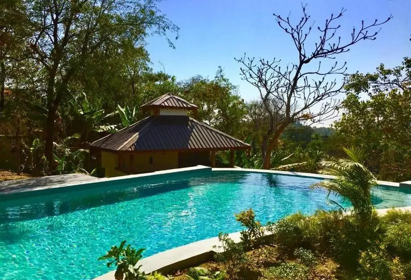 تختخواب و صبحانه Lakeview Lodge Ngapali