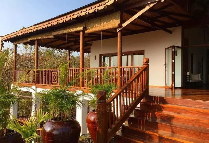 تختخواب و صبحانه Lakeview Lodge Ngapali
