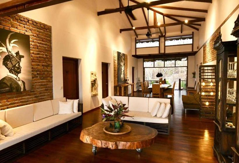 تختخواب و صبحانه Lakeview Lodge Ngapali