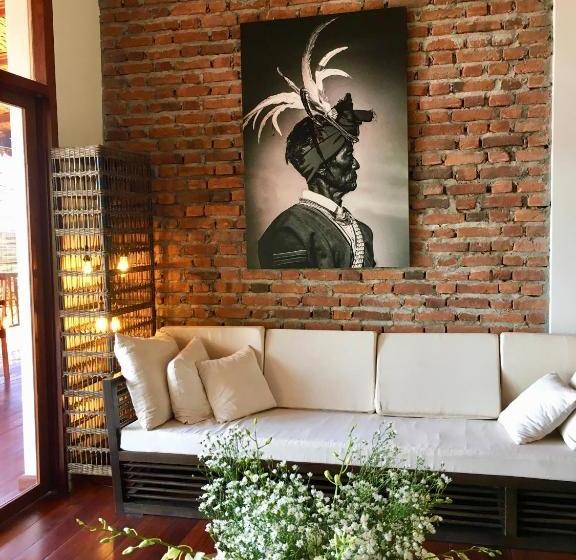 تختخواب و صبحانه Lakeview Lodge Ngapali