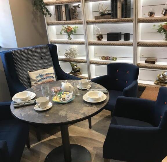 Hotel The Estuary A Bar With Rooms