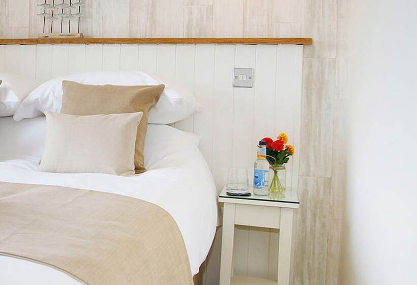 Hotel The Estuary A Bar With Rooms