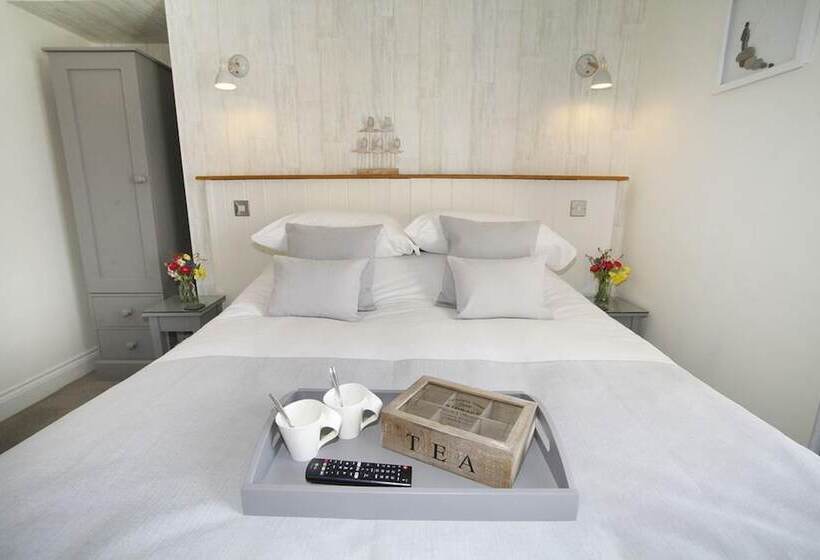 Hotel The Estuary A Bar With Rooms