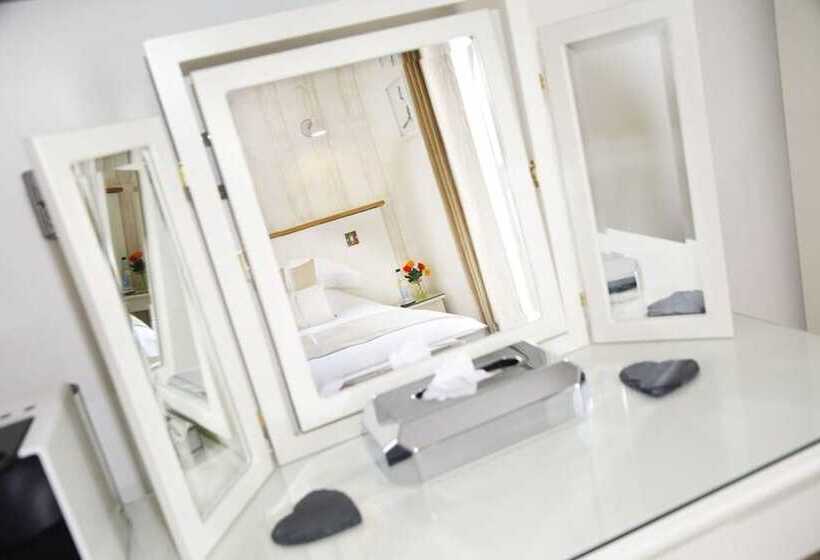 Hotel The Estuary A Bar With Rooms