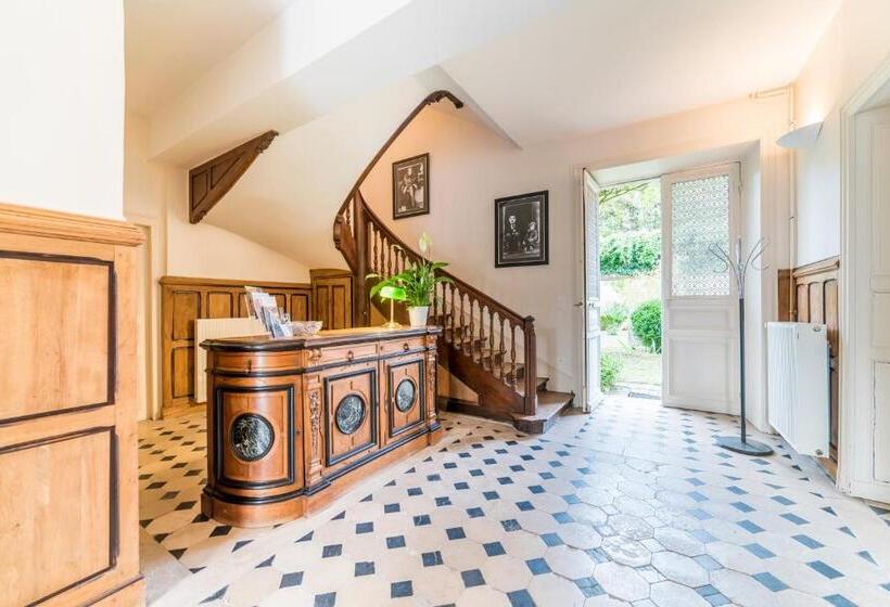 تختخواب و صبحانه La Villa Ribière