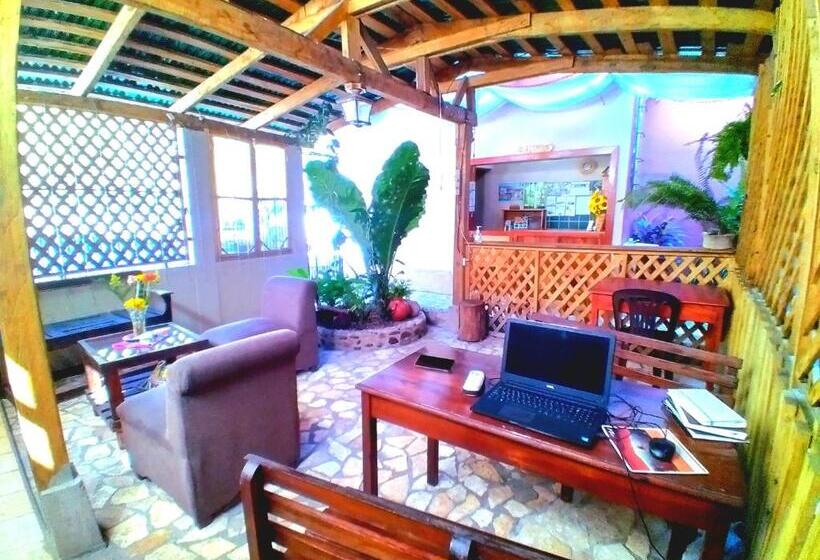 تختخواب و صبحانه Rosalila