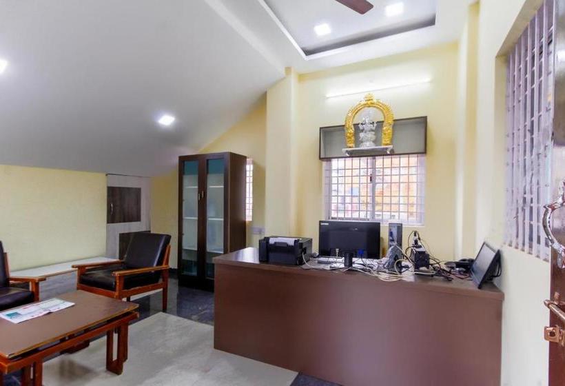 Отель Oyo 44617 Lassee Plaza Saver