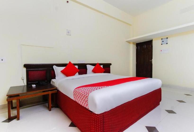 Отель Oyo 44617 Lassee Plaza Saver