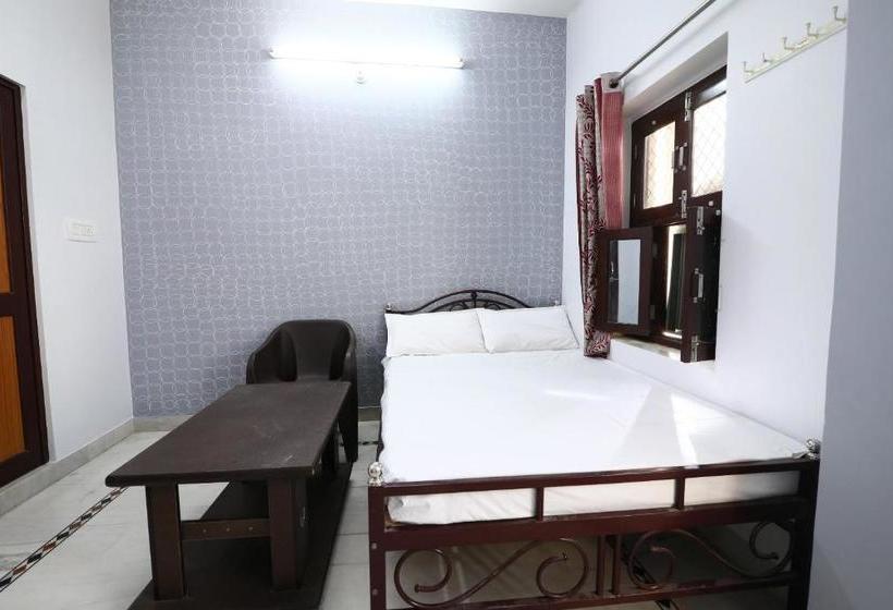 ホテル Spot On 44251 Suraj Inn