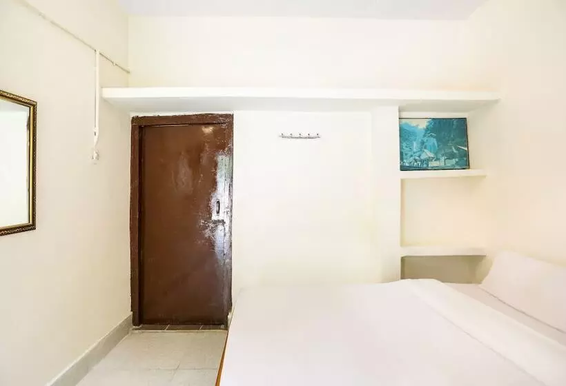 Spot On 44566 Hotel Gautam Park