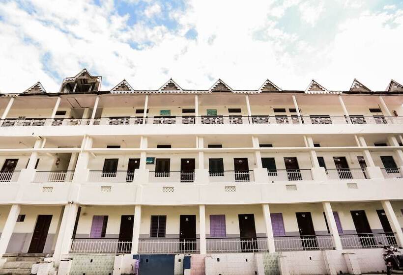 Spot On 44566 Hotel Gautam Park