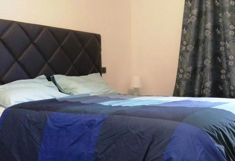 La Sughera  Bed & Breakfast