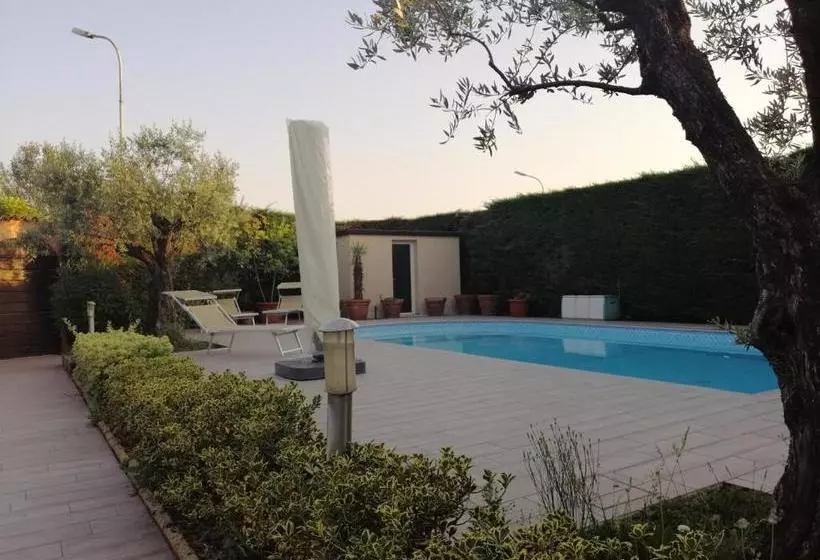 La Sughera  Bed & Breakfast