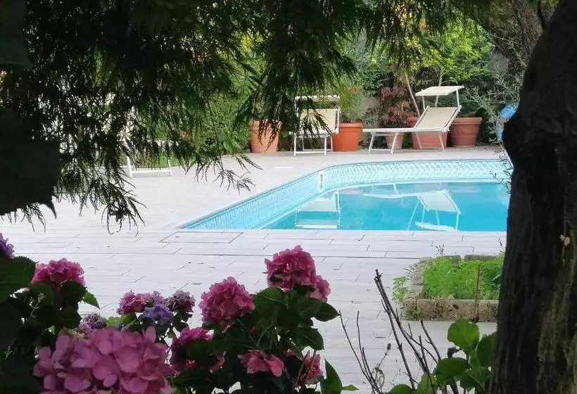 La Sughera  Bed & Breakfast