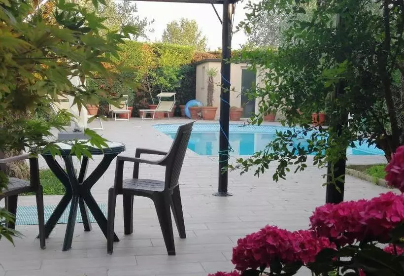 La Sughera  Bed & Breakfast