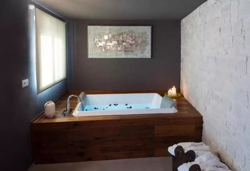 Hotelli Petrantiche   Albergo Diffuso