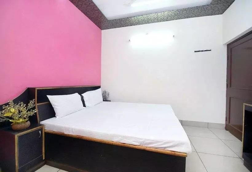 ホテル Spot On 42785 Mr Shawarma Family Restaurant &