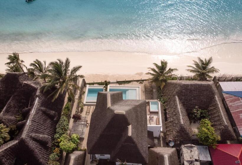 Joya' Beach Suites & Villa