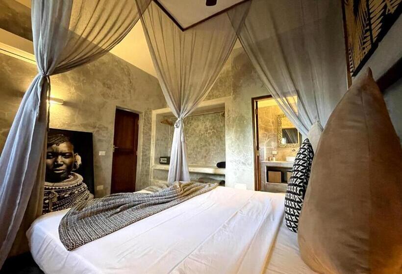 Joya' Beach Suites & Villa