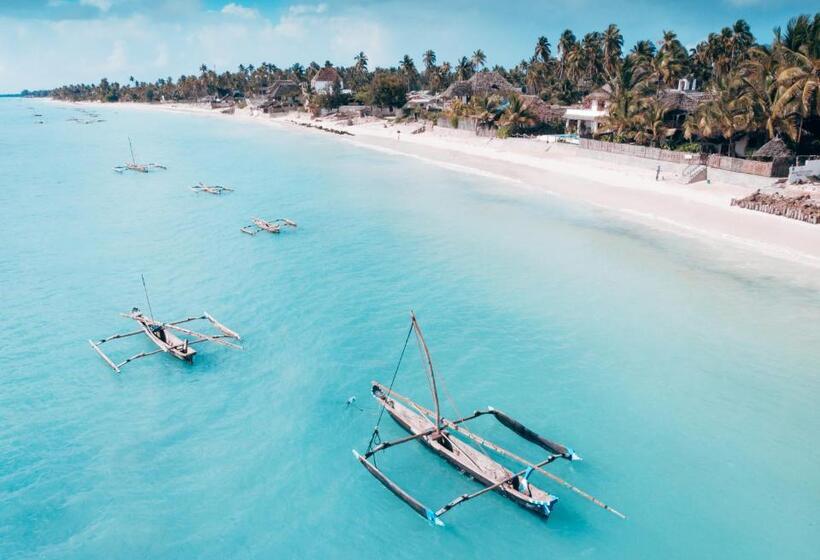 Joya' Beach Suites & Villa