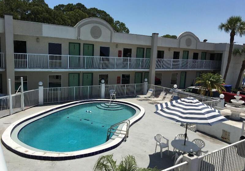 ホテル Budget Inn