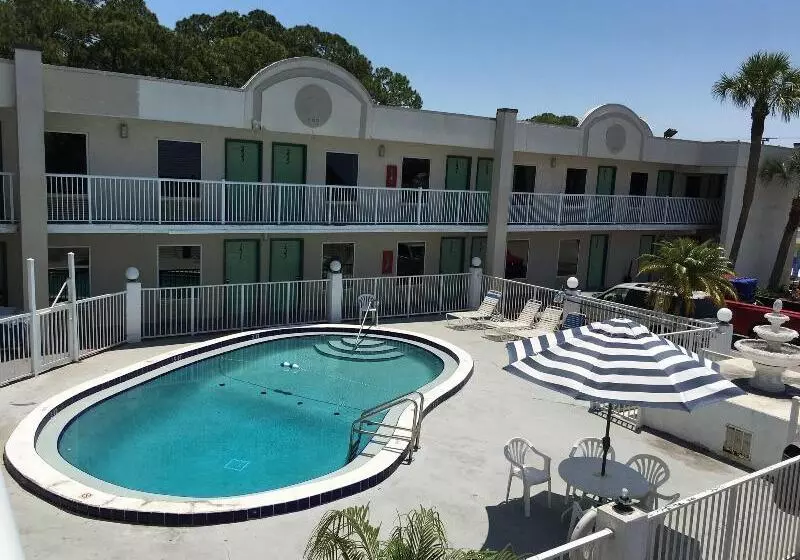 ホテル Budget Inn