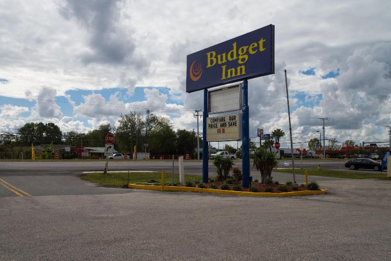 ホテル Budget Inn