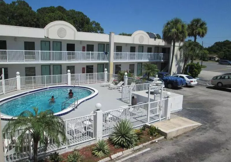 ホテル Budget Inn