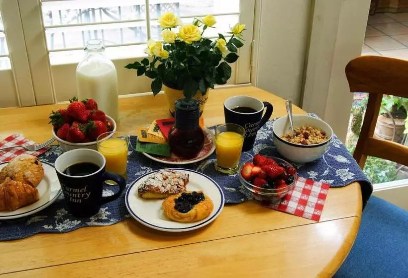 هتل Carmel Country Inn