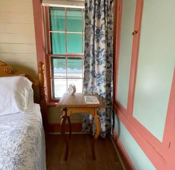 호텔 Carriage House Bed & Breakfast