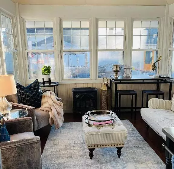 호텔 Carriage House Bed & Breakfast