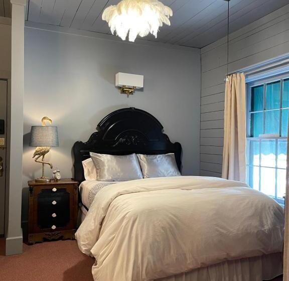 בית מלון כפרי Carriage House Bed & Breakfast