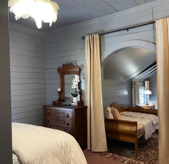 בית מלון כפרי Carriage House Bed & Breakfast