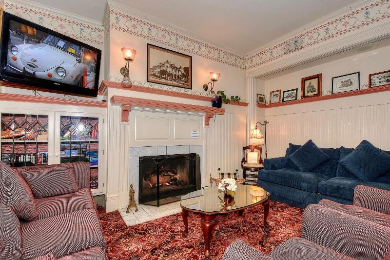 Centrella Hotel, A Kirkwood Collection