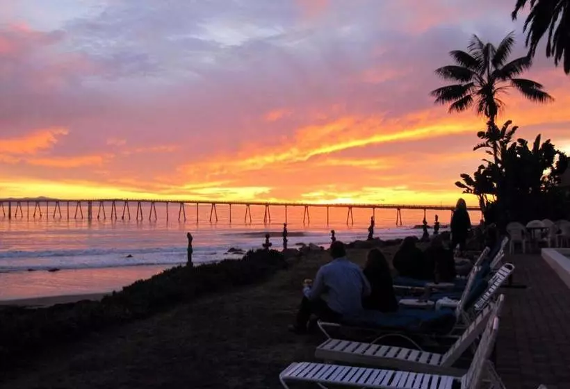 ホテル Cliff House Inn