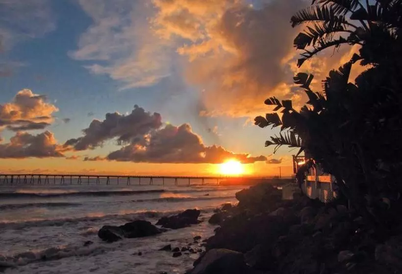 ホテル Cliff House Inn