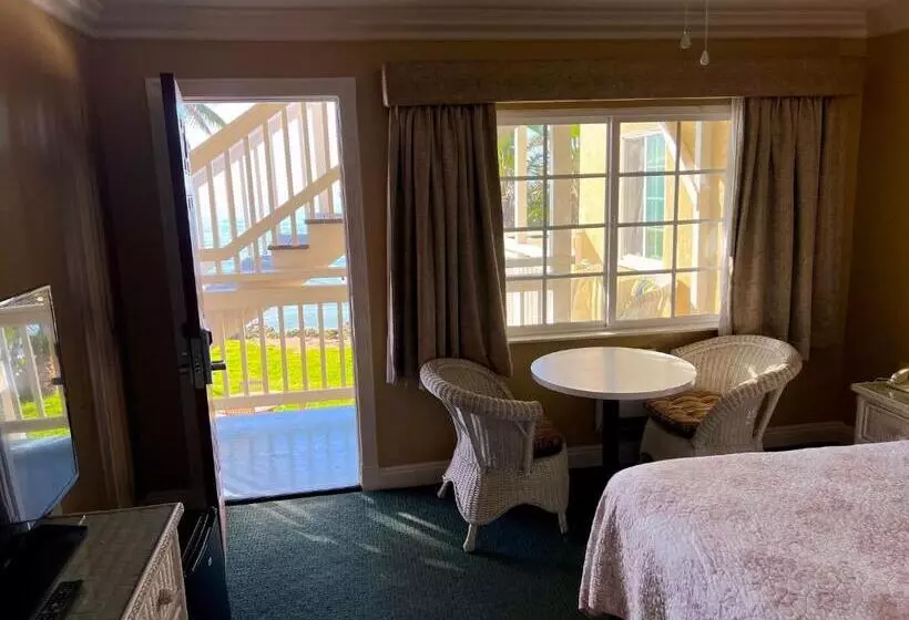 ホテル Cliff House Inn