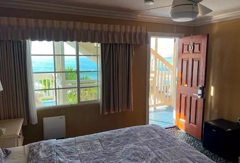 ホテル Cliff House Inn