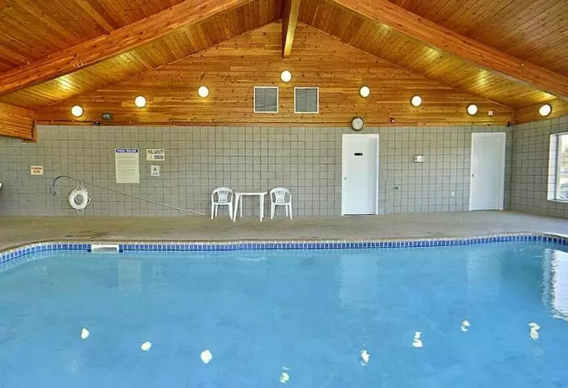 Отель Hometown Inn