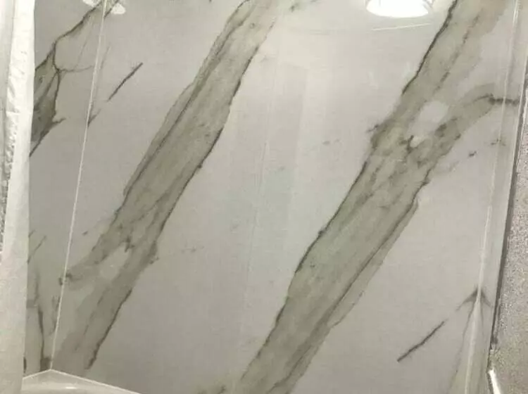 Отель Hometown Inn